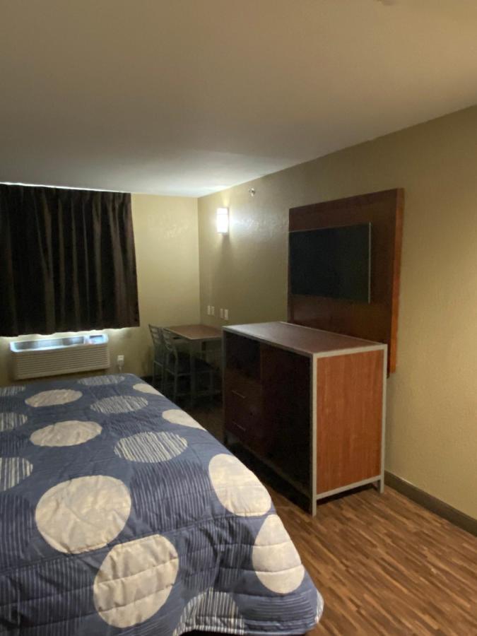 Hotel Jamaica Plaza New York Exterior photo